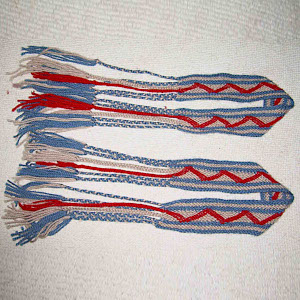 Fingerwoven  garter 1610
